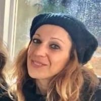 Profile picture for user lauralionetti