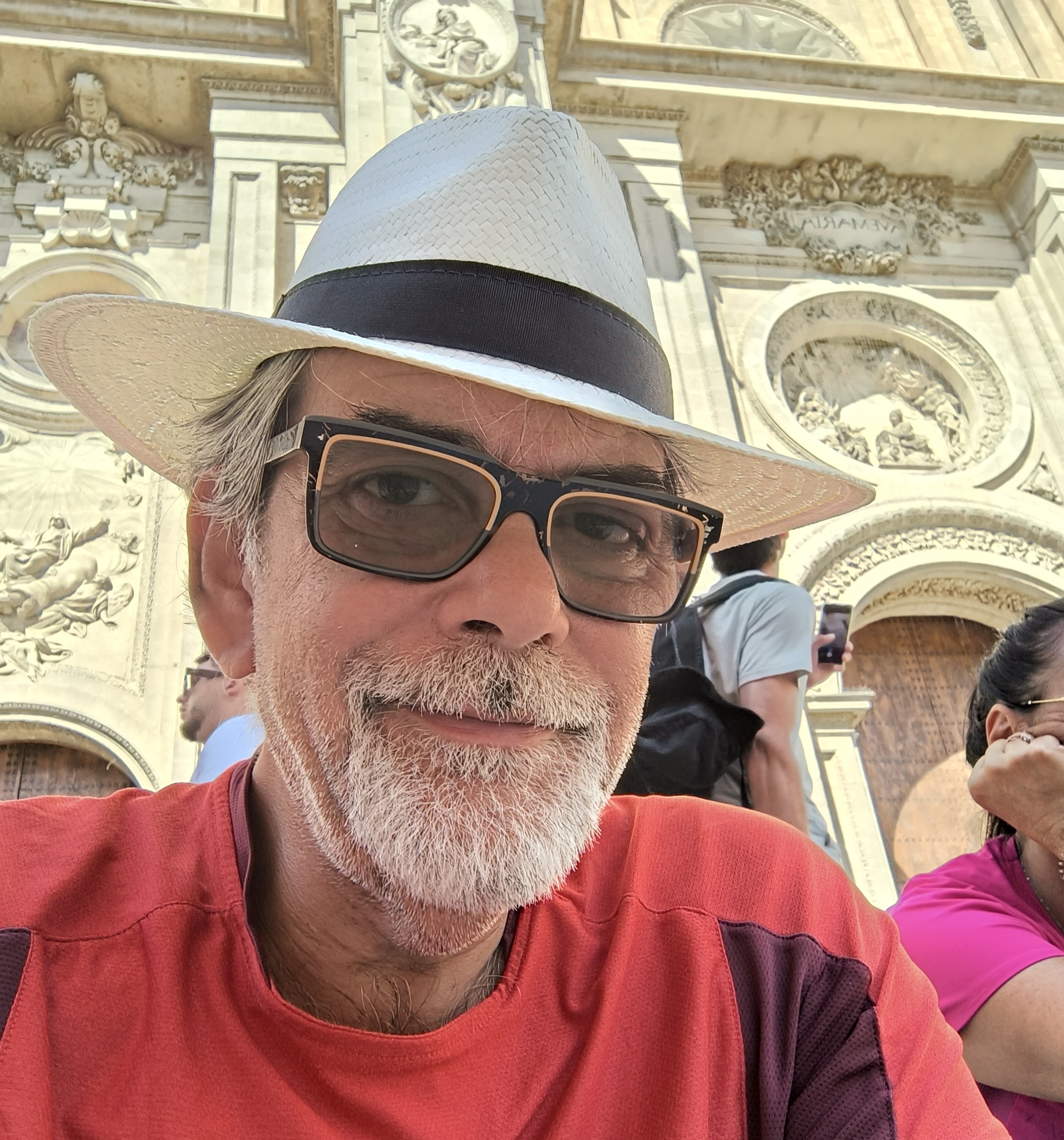 Profile picture for user Roberto642