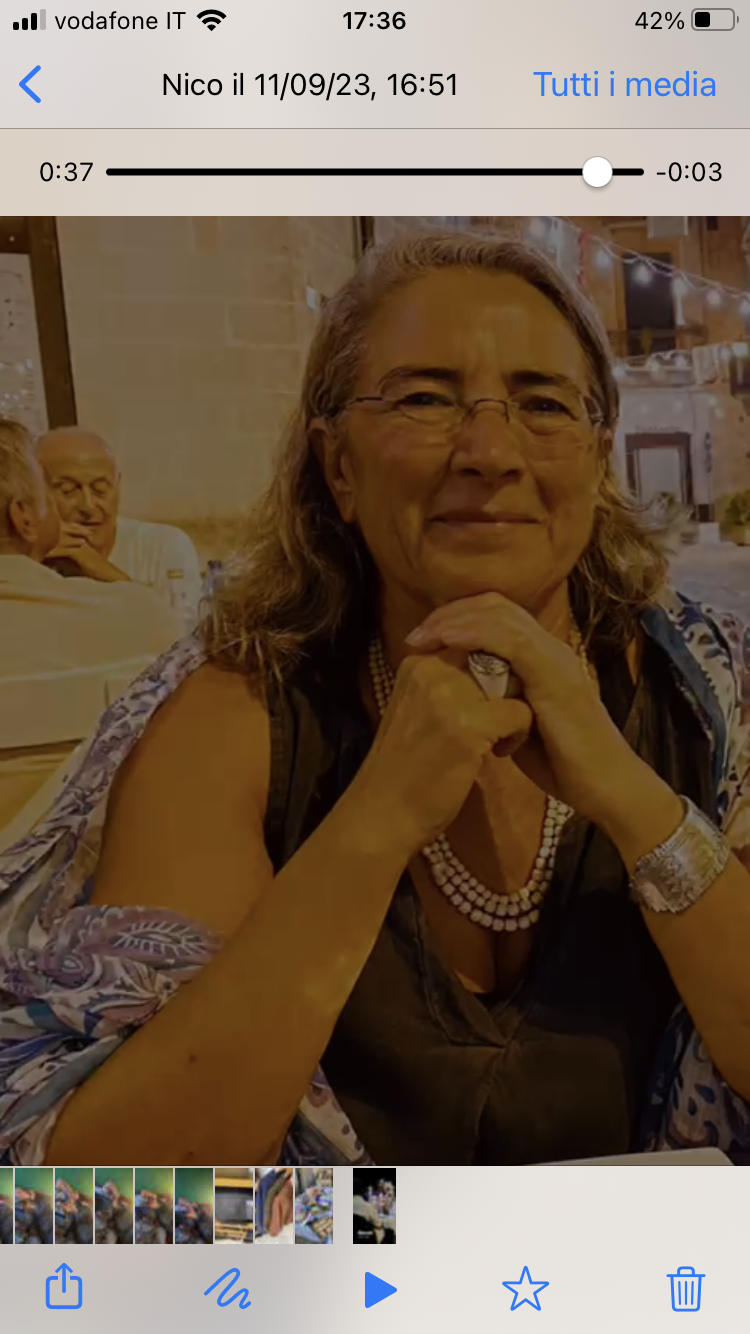 Profile picture for user laura g