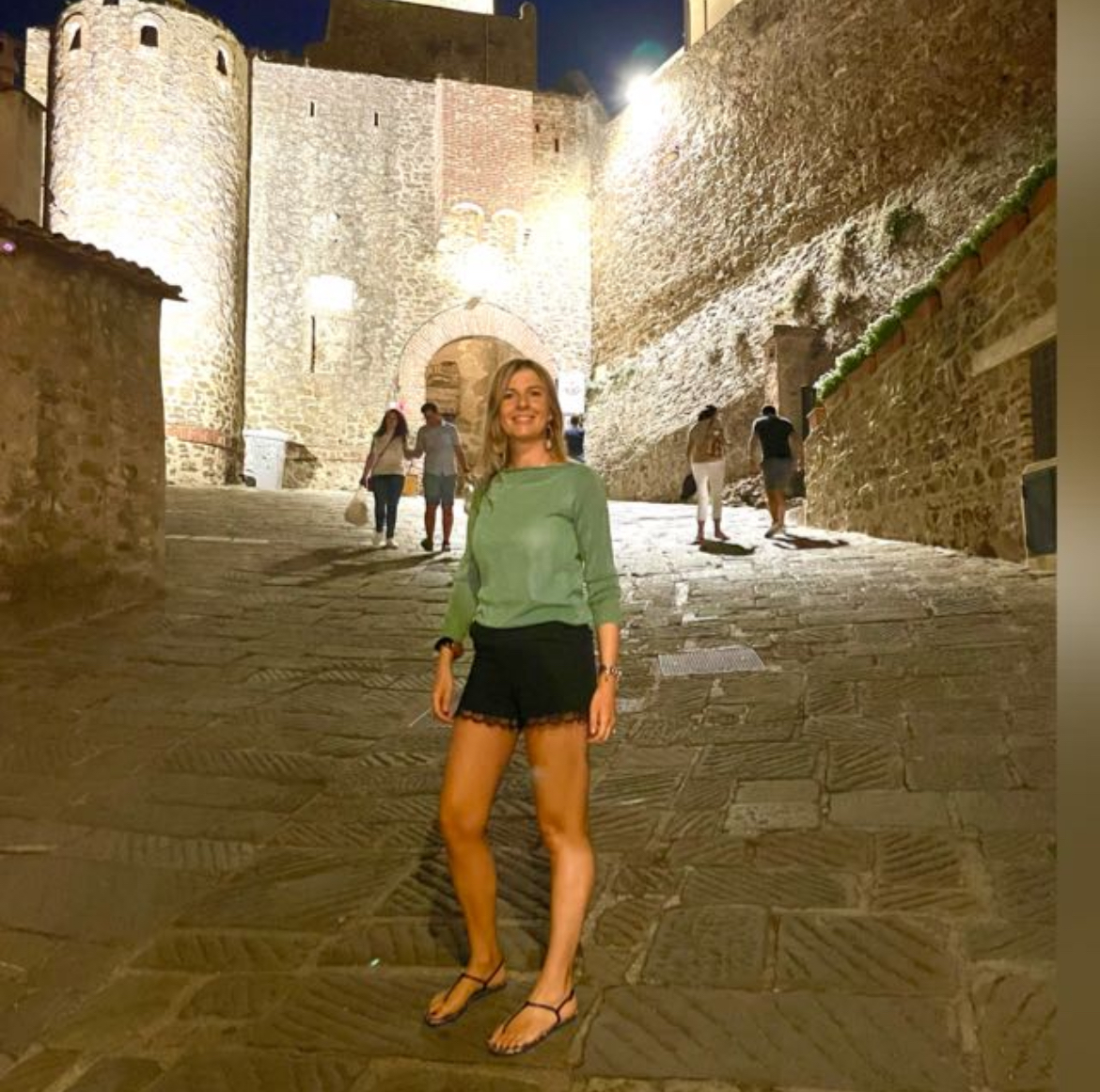 Profile picture for user SARA81@