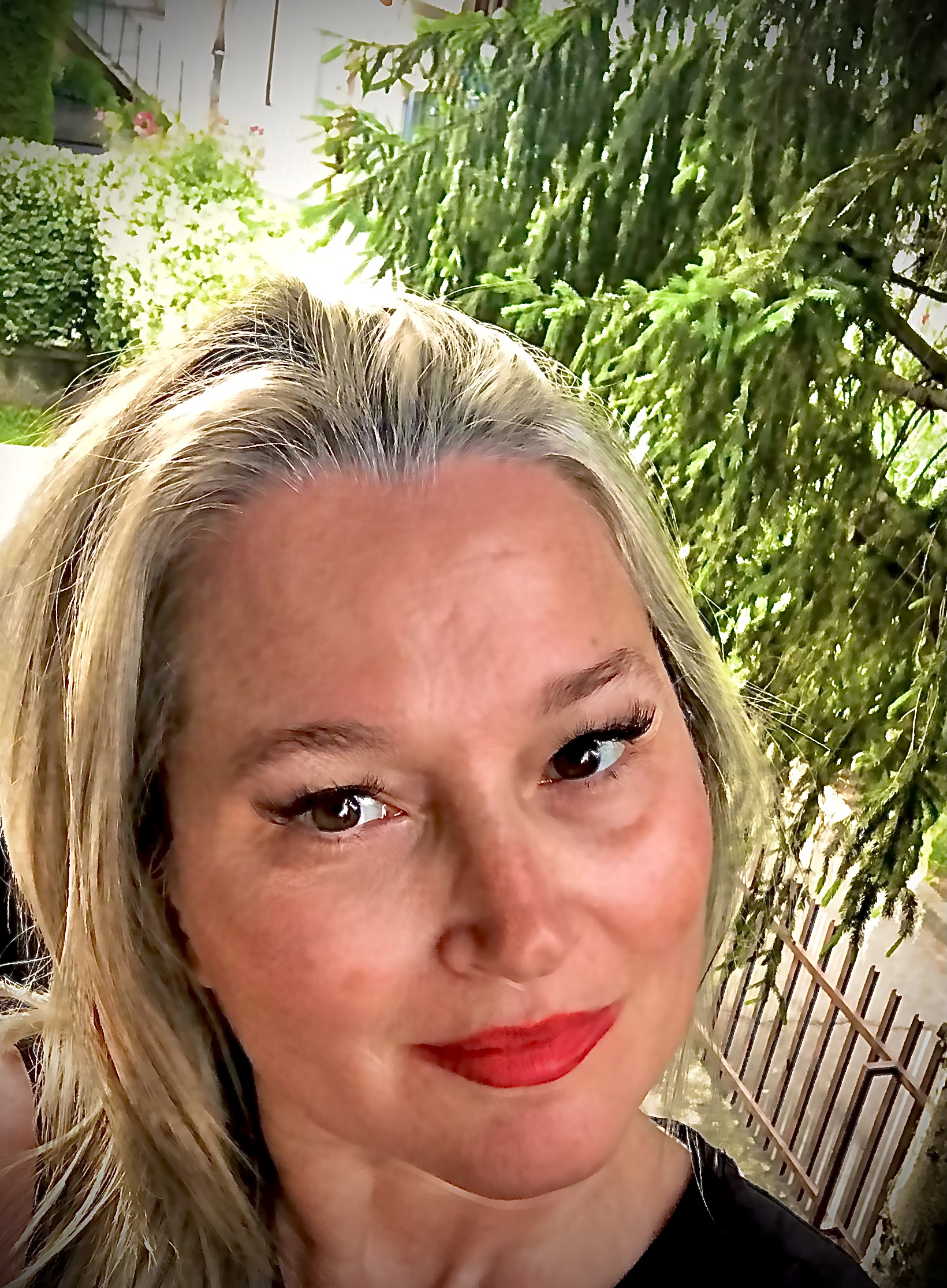 Profile picture for user arielpuff